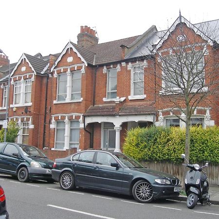 Groves 4 Bedroom, Shepherds Bush Лондон Экстерьер фото