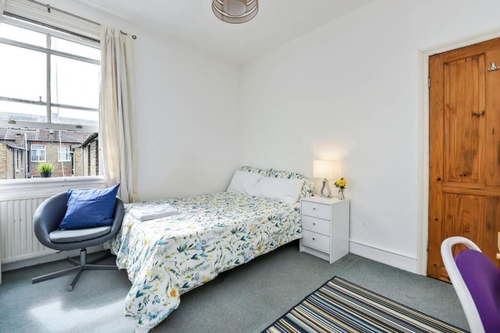 Groves 4 Bedroom, Shepherds Bush Лондон Экстерьер фото