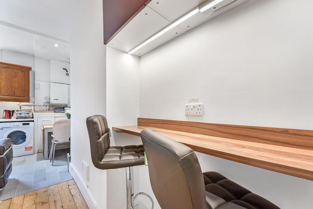 Groves 4 Bedroom, Shepherds Bush Лондон Экстерьер фото