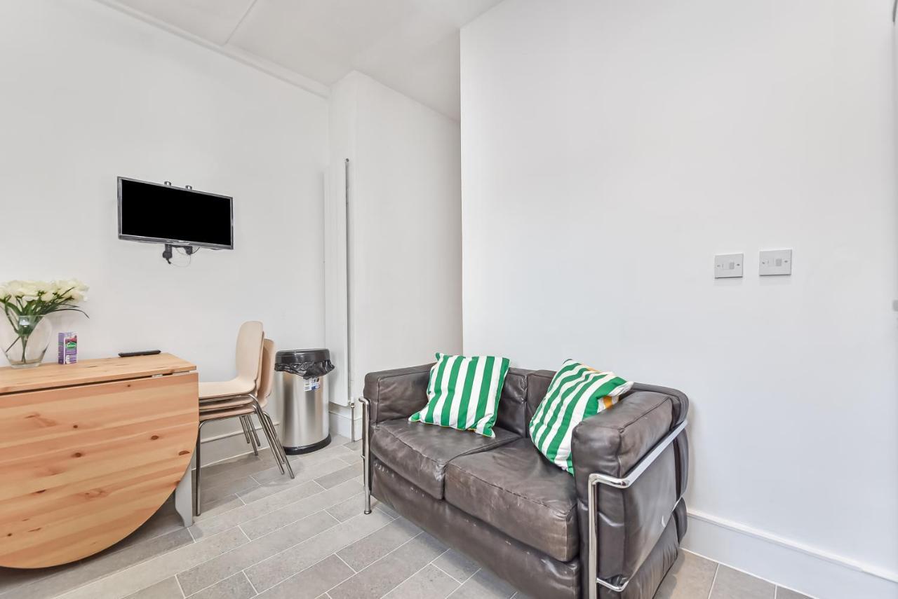 Groves 4 Bedroom, Shepherds Bush Лондон Экстерьер фото